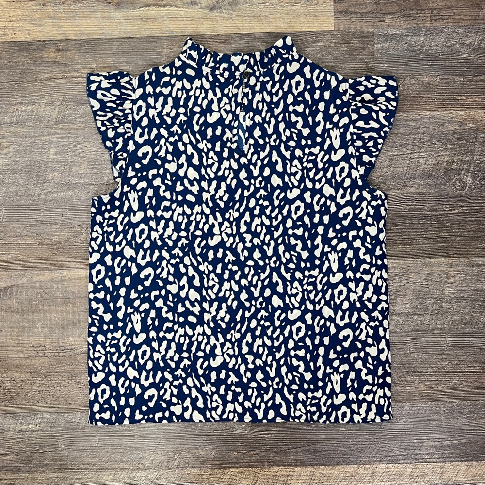 SHEIN Blue and White Animal Print Blouse top shirt size medium M B132 - Picture 4 of 4